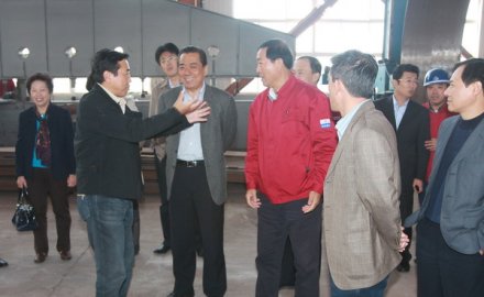 中國石油和化學工業(yè)聯(lián)合會會長李勇武一行來軟控視察指導工作