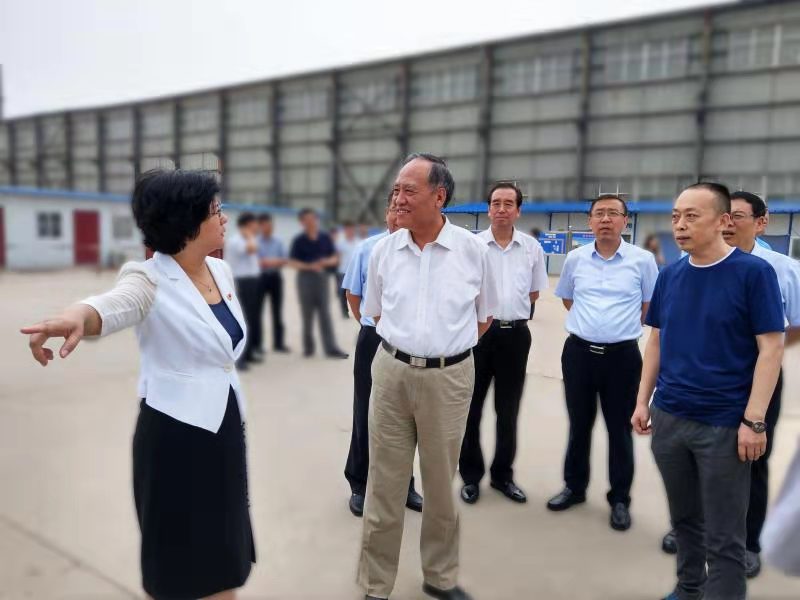 7-17民建中央副主席张少琴视察山西正大 7-17民建中央副主席张少琴视察山西正大